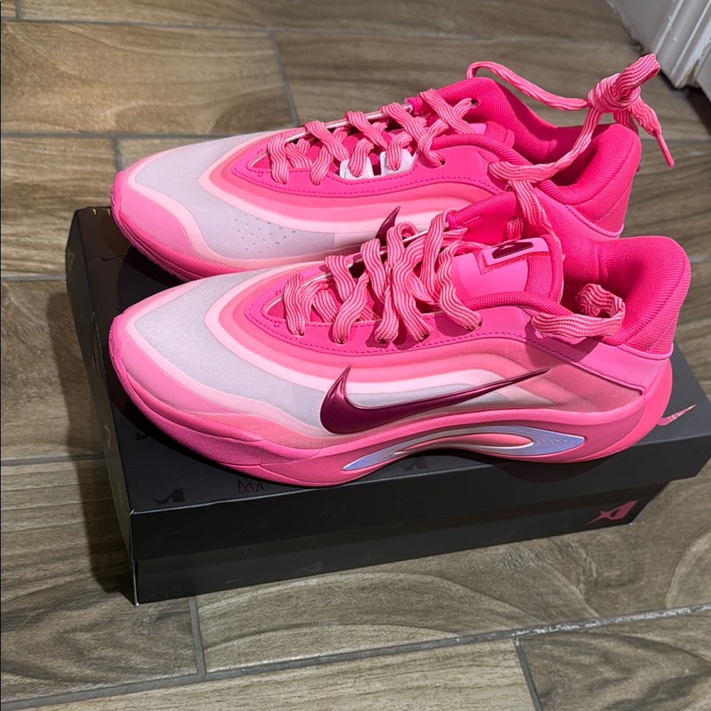 Nike Womens Pink Sneakers